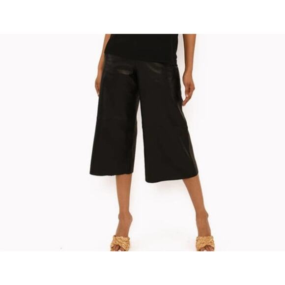 DKNYC Gauchos Buttery LAMB LEATHER Size 10 Black Crop Pants Wide Leg Modern Glam - Picture 1 of 12